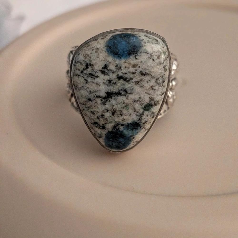 Elegant Silver and Blue Stone Ring